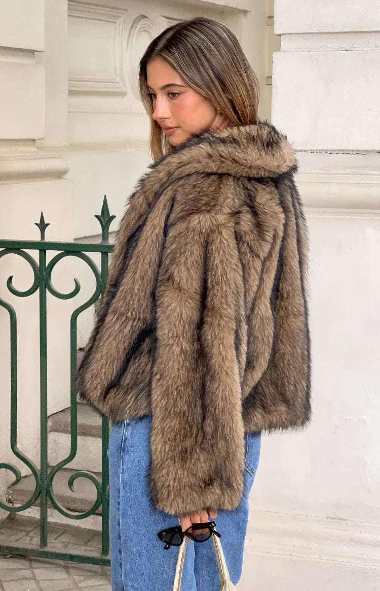 Chaqueta de piel sintética negra «It Girl»