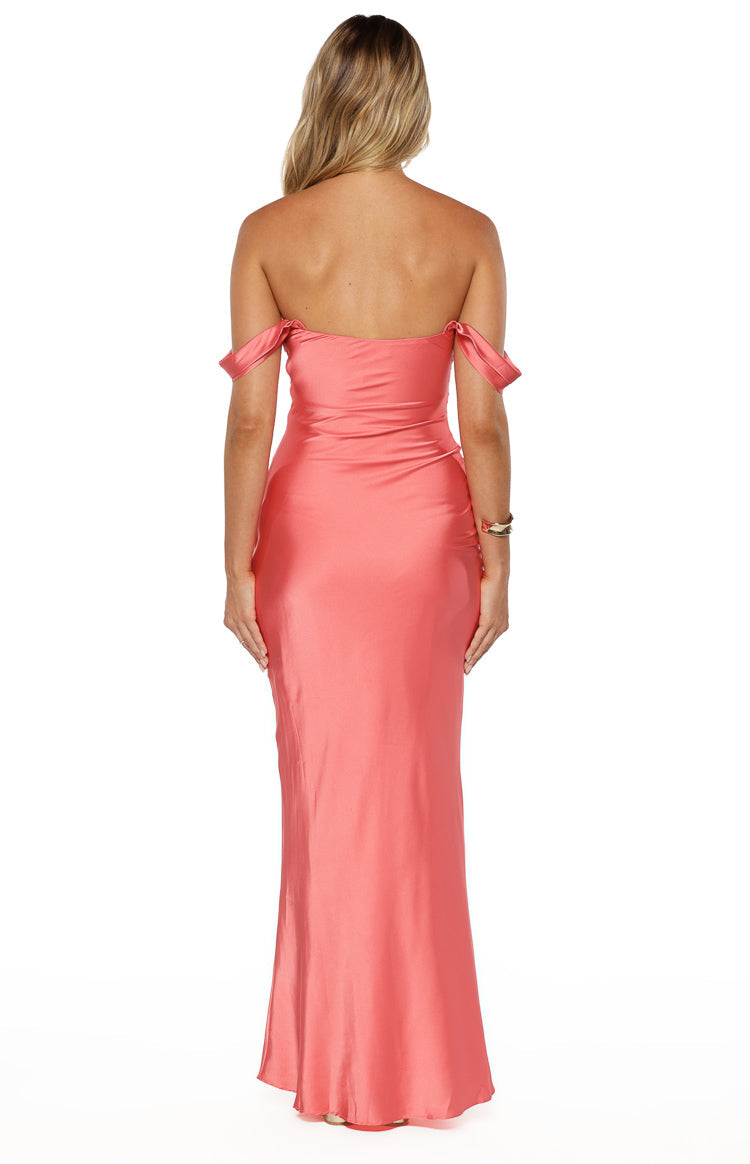 Vestido formal rosa con hombros descubiertos Ella