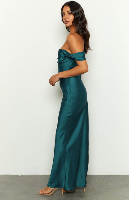 Vestido largo formal formal con hombros descubiertos en color verde azulado Ella