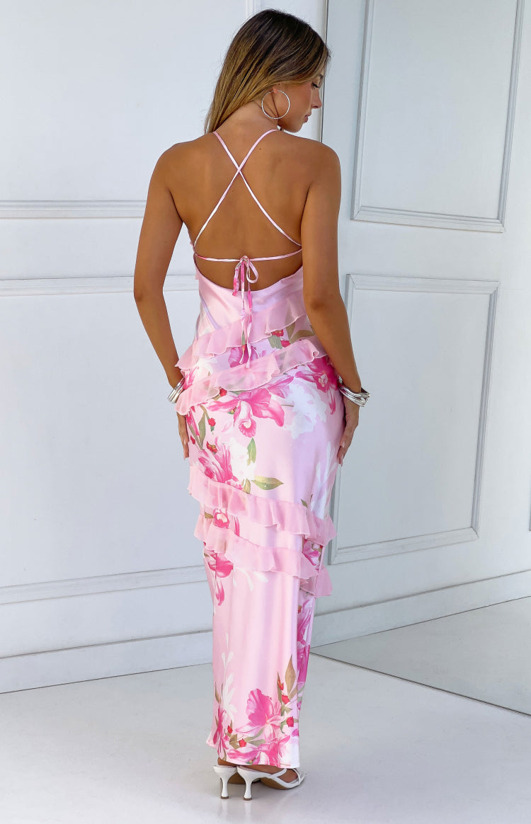Vestido largo rosa con volantes y estampado floral de Inara