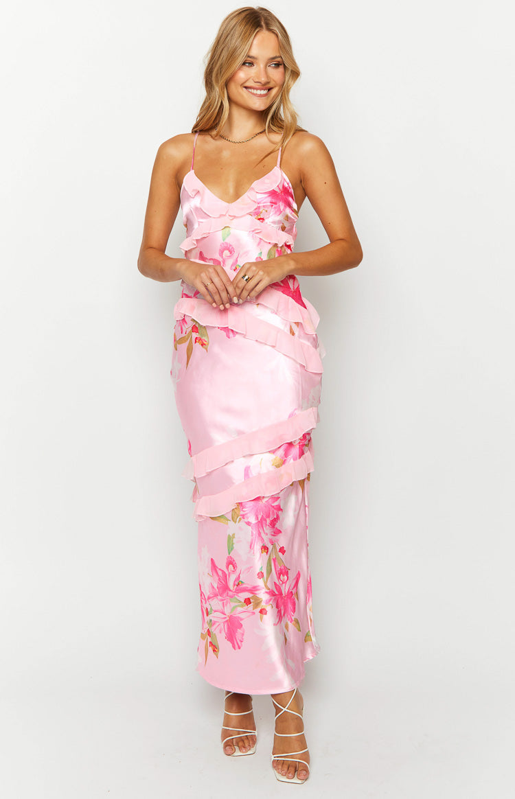 Vestido largo rosa con volantes y estampado floral de Inara
