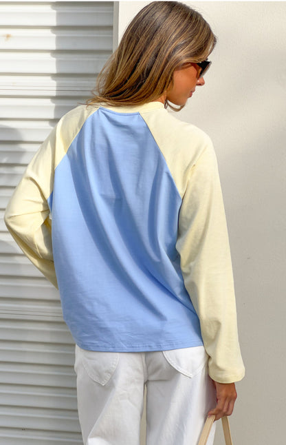 Top de manga raglán en contraste azul Perry - PRE-ORDEN